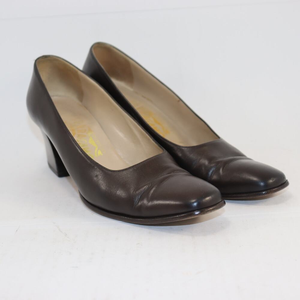 Vintage Salvatore Ferragamo Brown Leather Block Heel Pumps Size 7AA‎
